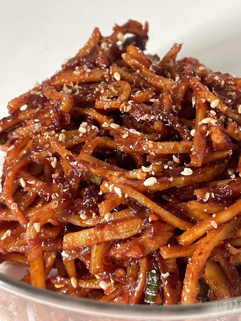 Authentic Korean Spicy Dried Squid Banchan (Jinmichae-Bokkeum) by Chef @gayagum12